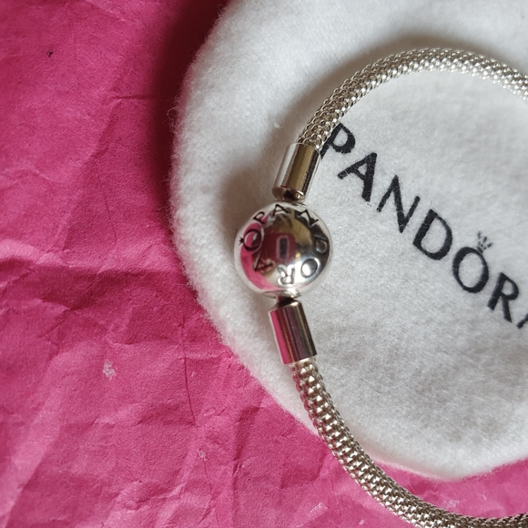 Pandora bangle a little flexible - Picture 2 of 4